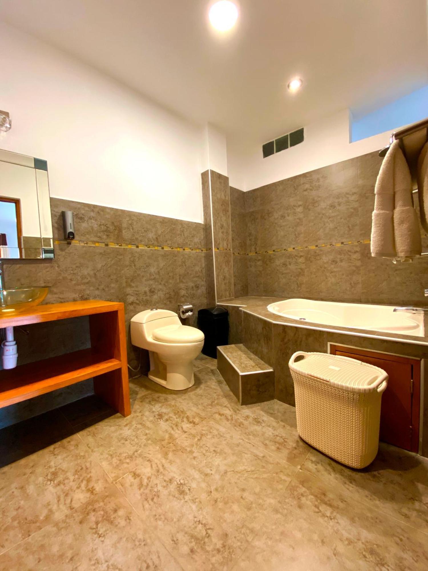 Hotel Resort Thiago Chincha Alta Exterior photo