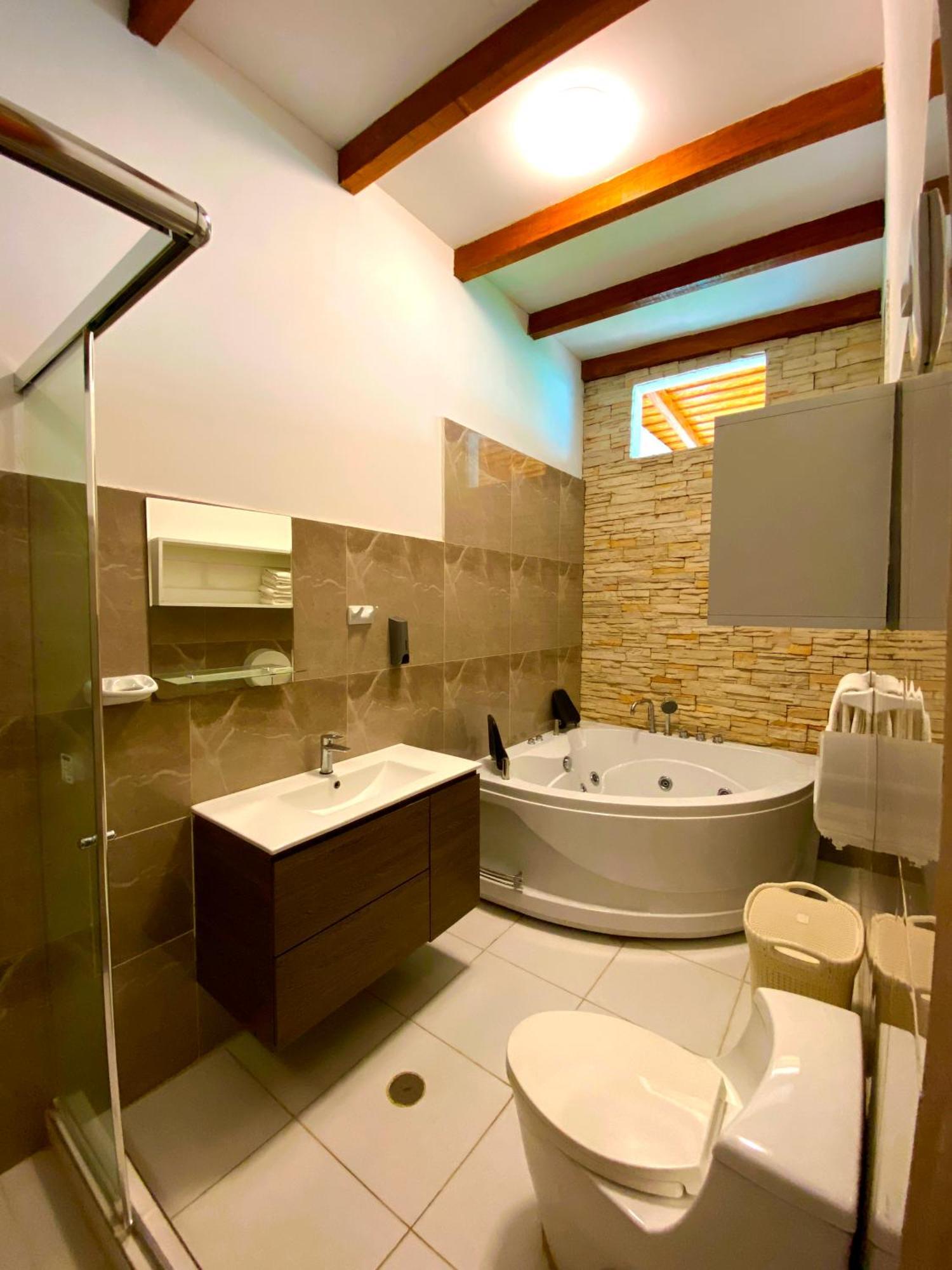 Hotel Resort Thiago Chincha Alta Exterior photo